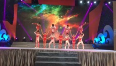 杂技集体造型-婚庆策划公司-演出公司-户外婚礼策划公司-活动策划公司
